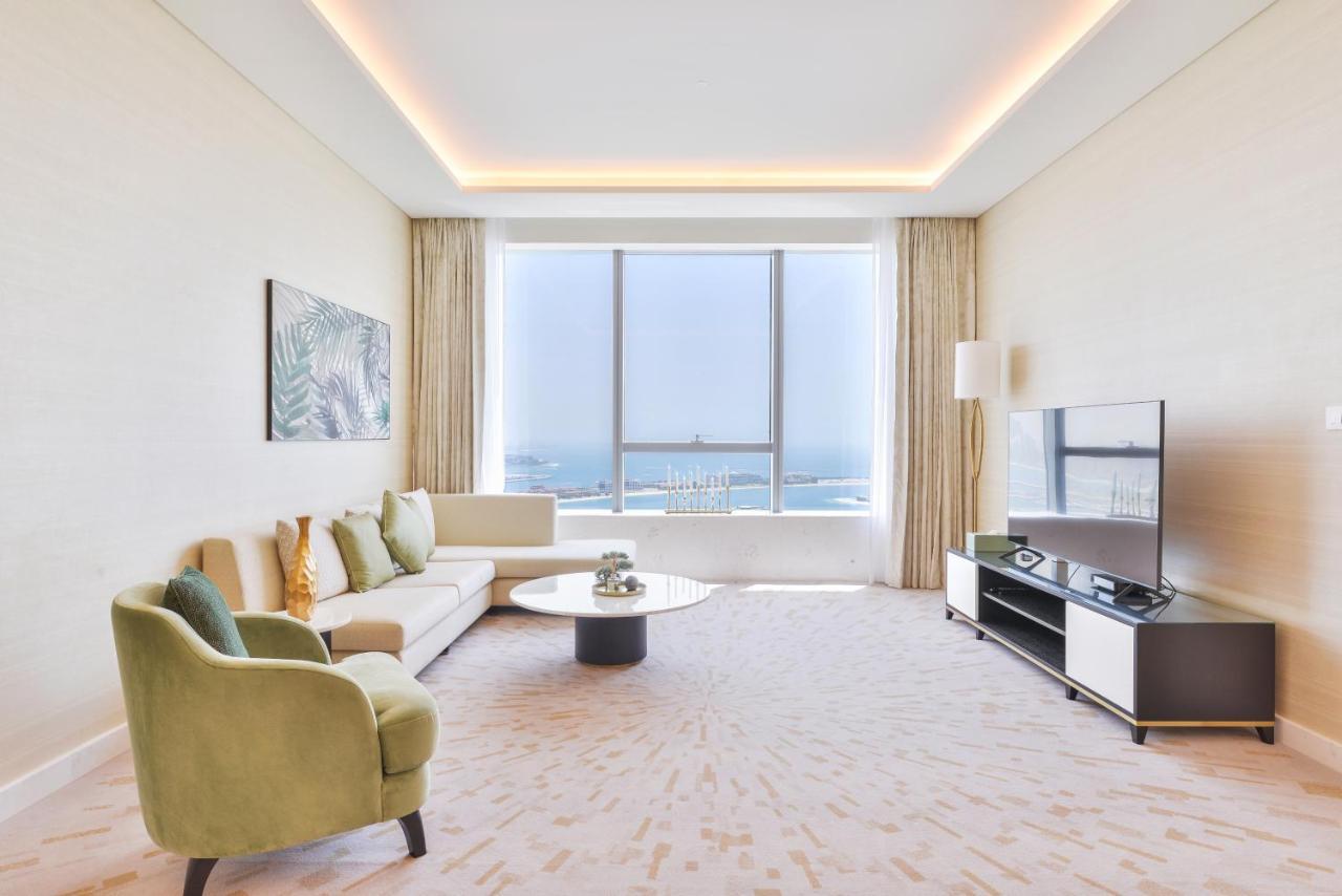 Ultra Luxury Palm Tower With Shared Hotel Facilities Дубай Екстериор снимка
