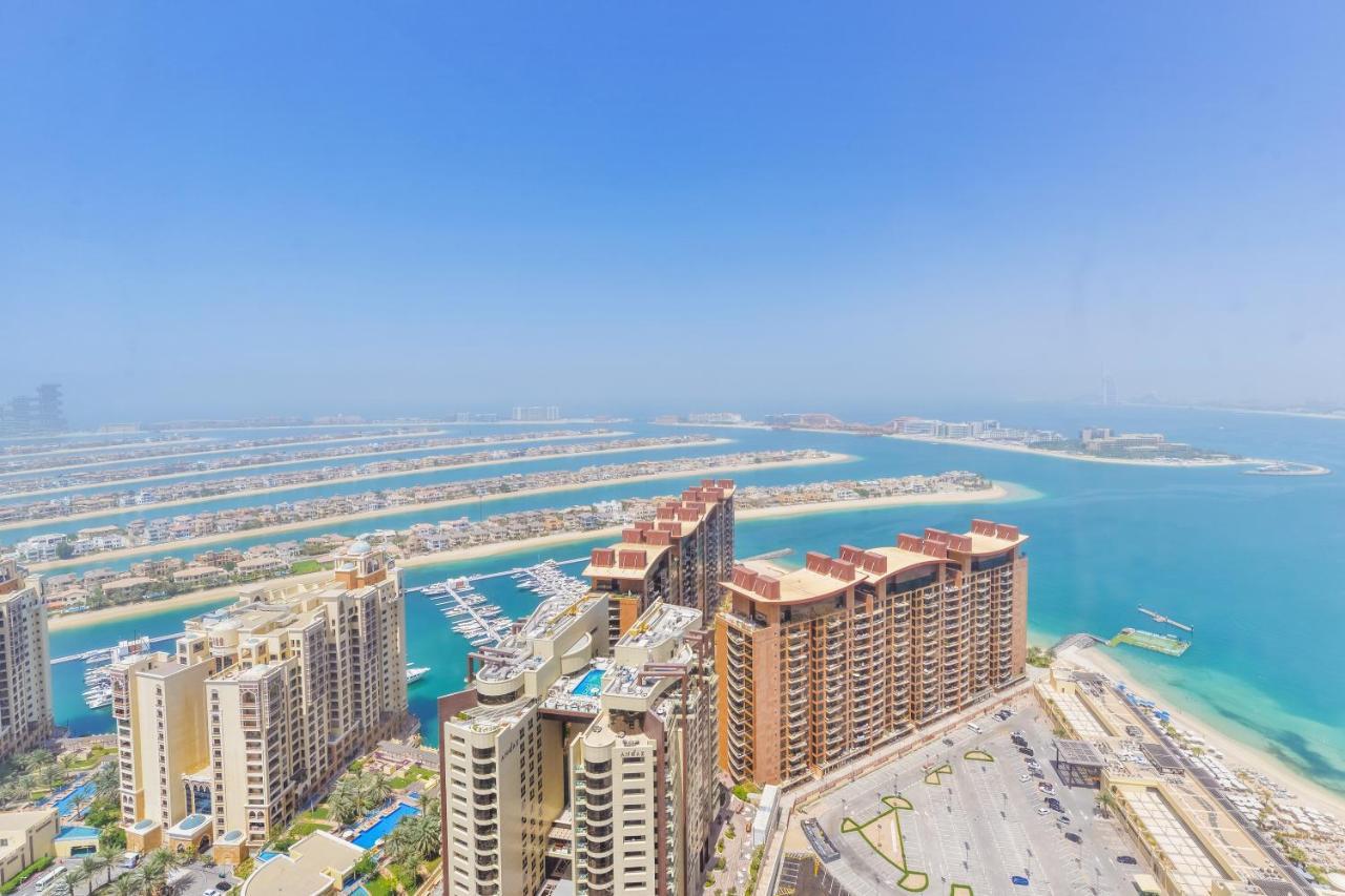 Ultra Luxury Palm Tower With Shared Hotel Facilities Дубай Екстериор снимка