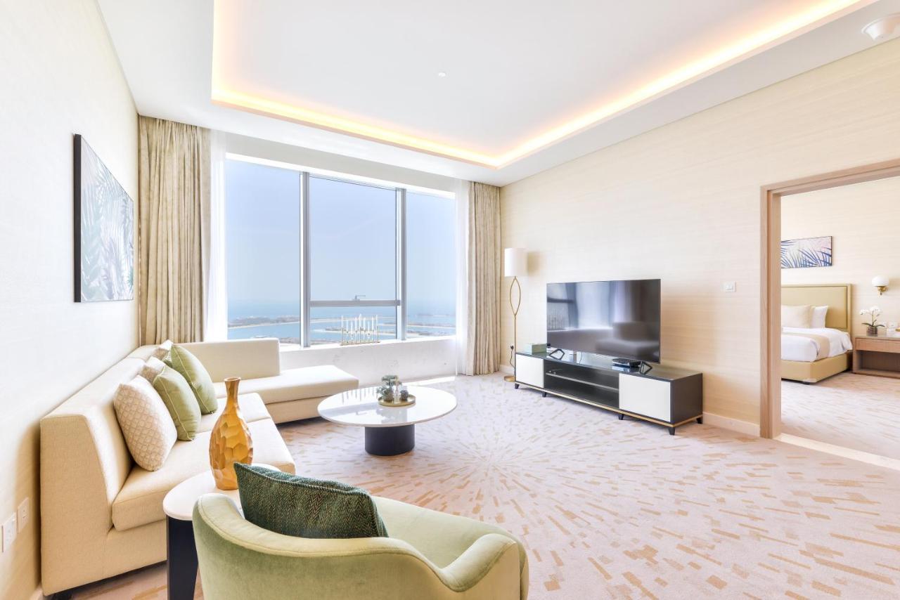 Ultra Luxury Palm Tower With Shared Hotel Facilities Дубай Екстериор снимка