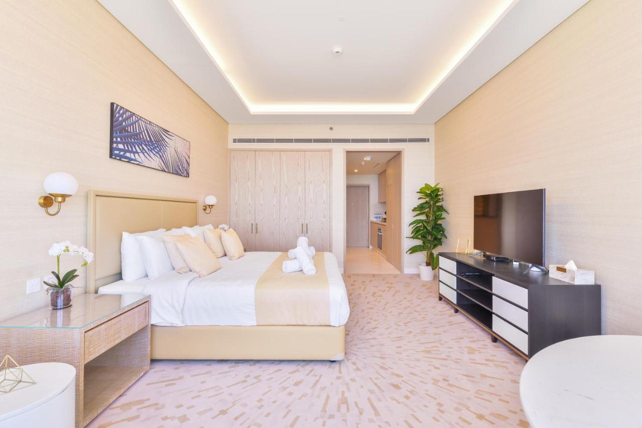 Ultra Luxury Palm Tower With Shared Hotel Facilities Дубай Екстериор снимка