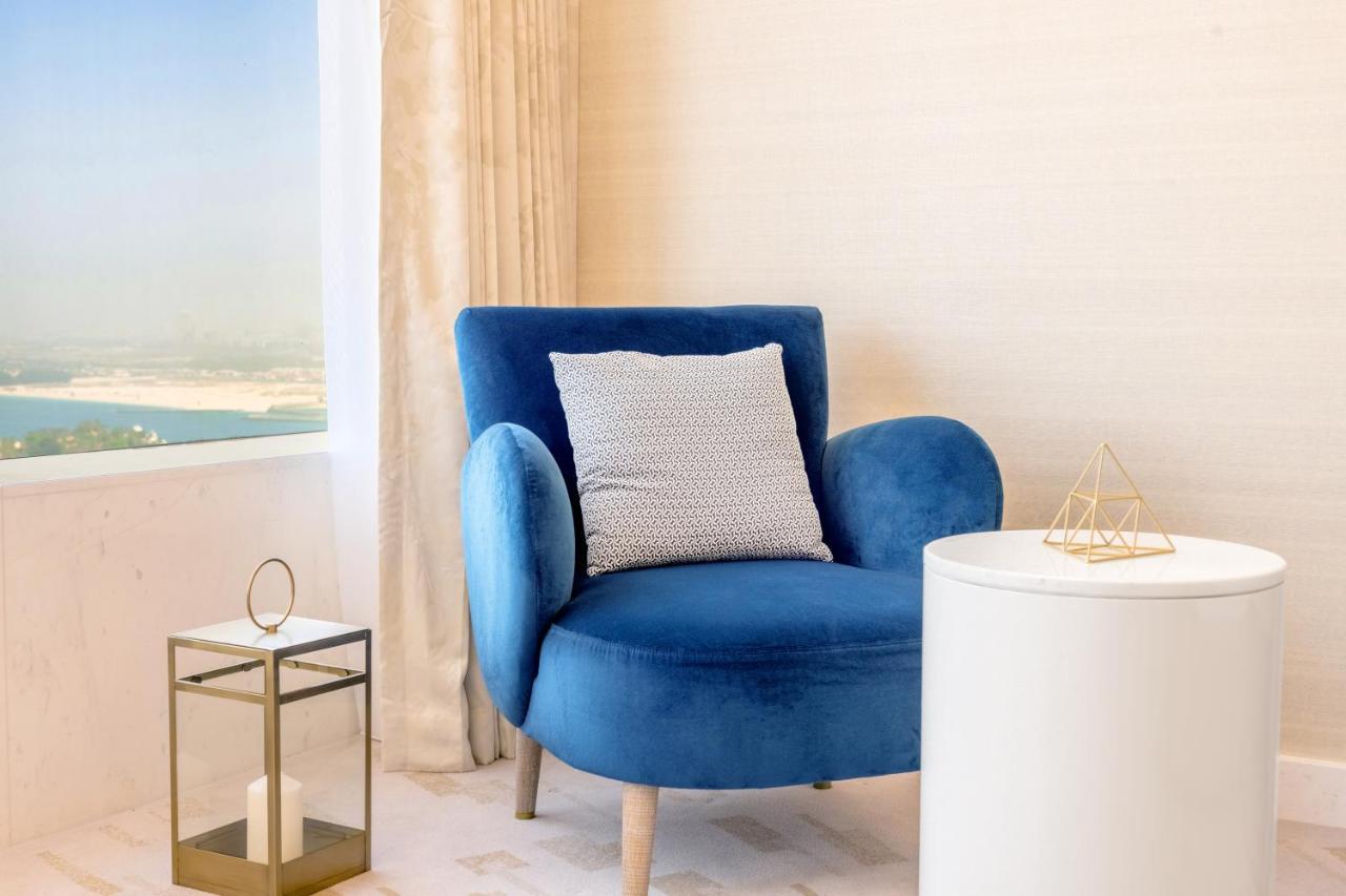 Ultra Luxury Palm Tower With Shared Hotel Facilities Дубай Екстериор снимка