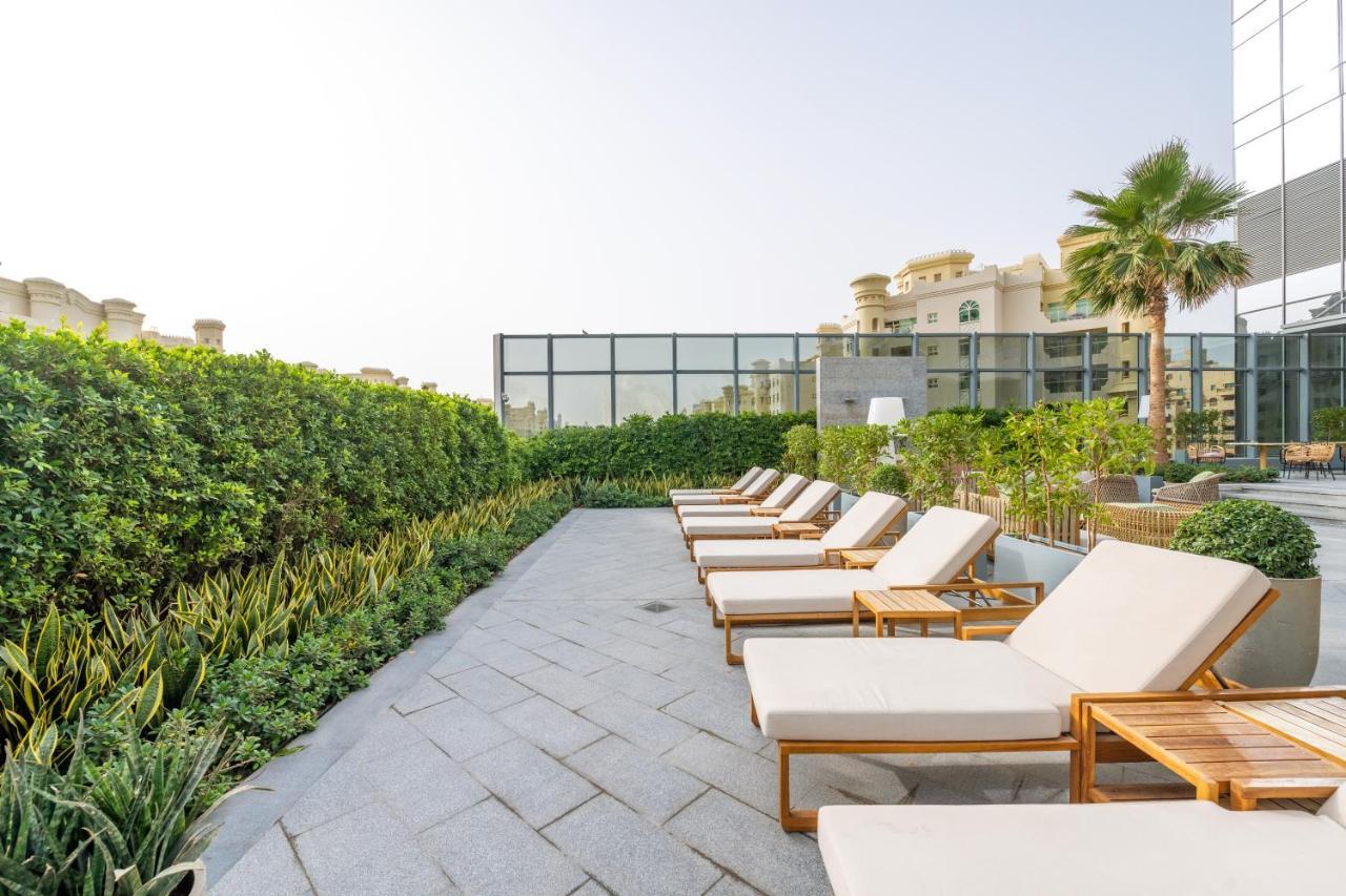 Ultra Luxury Palm Tower With Shared Hotel Facilities Дубай Екстериор снимка