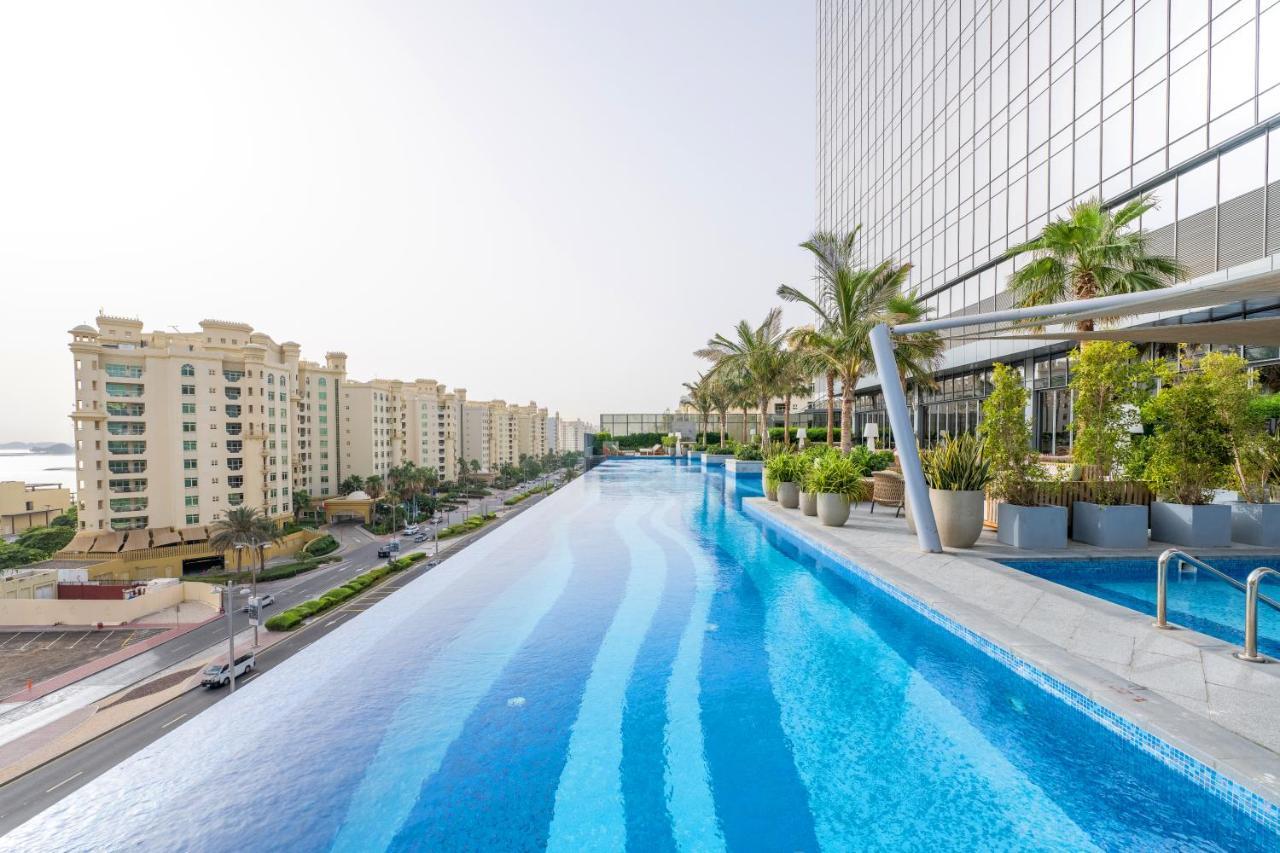 Ultra Luxury Palm Tower With Shared Hotel Facilities Дубай Екстериор снимка
