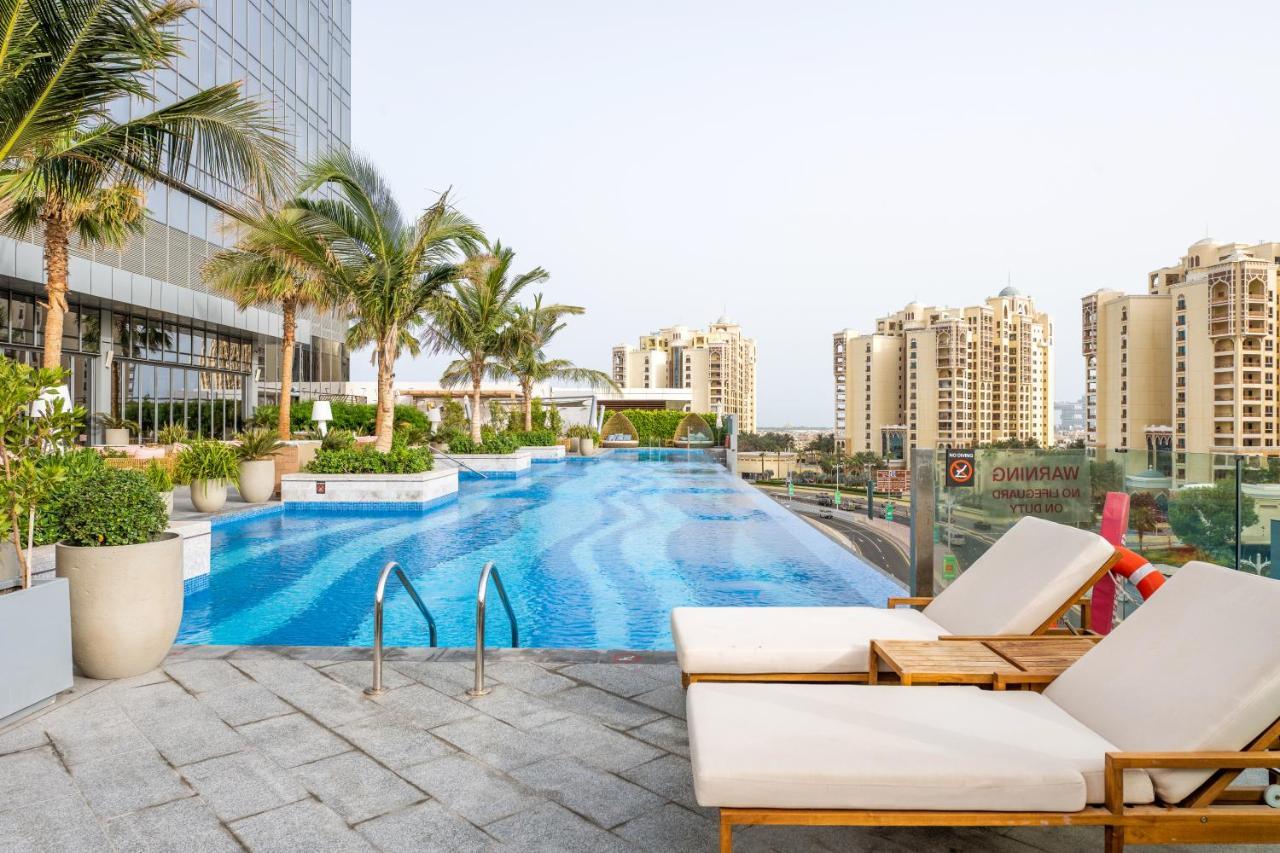 Ultra Luxury Palm Tower With Shared Hotel Facilities Дубай Екстериор снимка