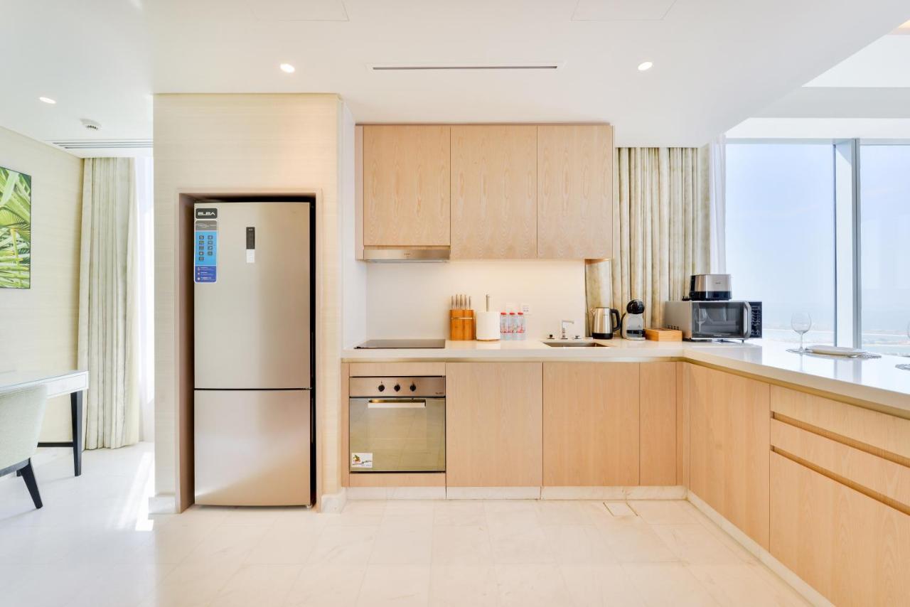 Ultra Luxury Palm Tower With Shared Hotel Facilities Дубай Екстериор снимка