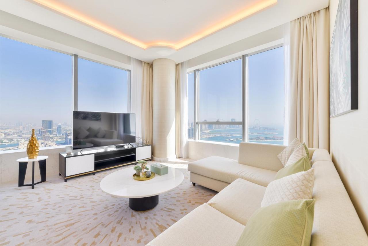 Ultra Luxury Palm Tower With Shared Hotel Facilities Дубай Екстериор снимка