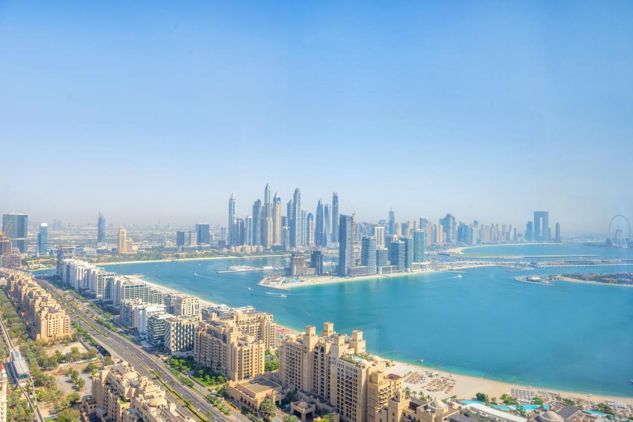 Ultra Luxury Palm Tower With Shared Hotel Facilities Дубай Екстериор снимка