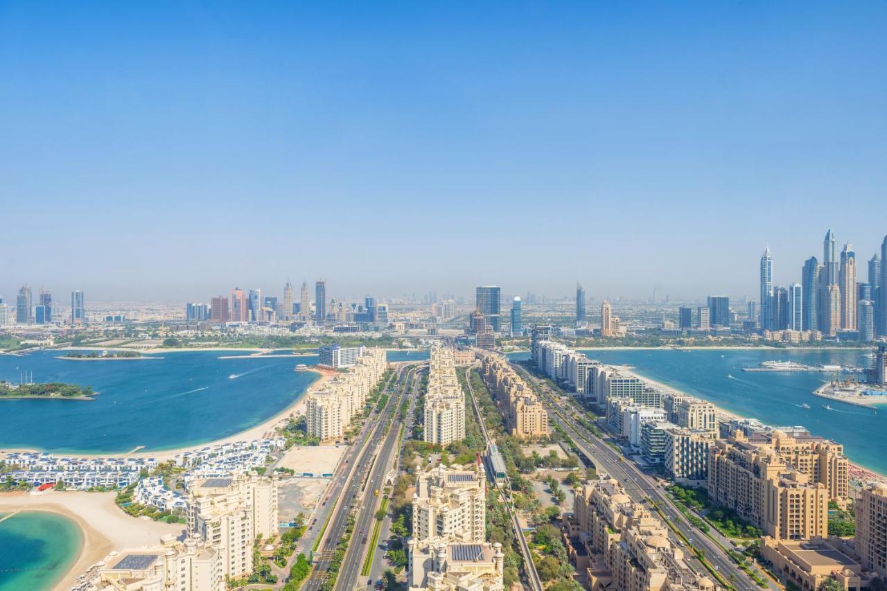 Ultra Luxury Palm Tower With Shared Hotel Facilities Дубай Екстериор снимка