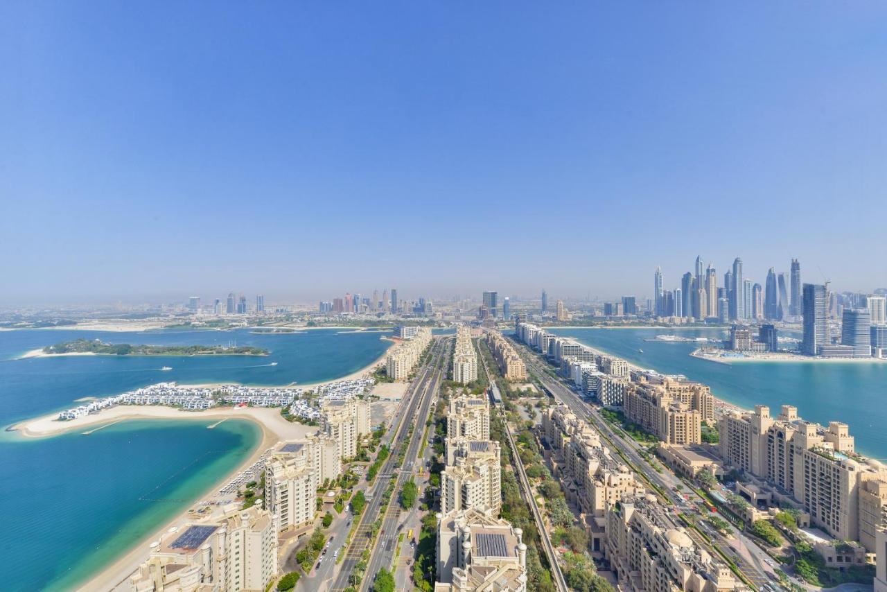 Ultra Luxury Palm Tower With Shared Hotel Facilities Дубай Екстериор снимка