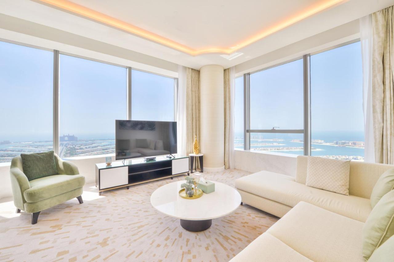 Ultra Luxury Palm Tower With Shared Hotel Facilities Дубай Екстериор снимка